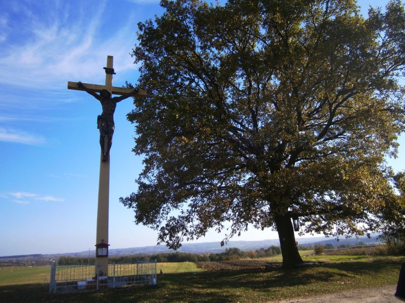 krzyż na kraczkowskich błoniach